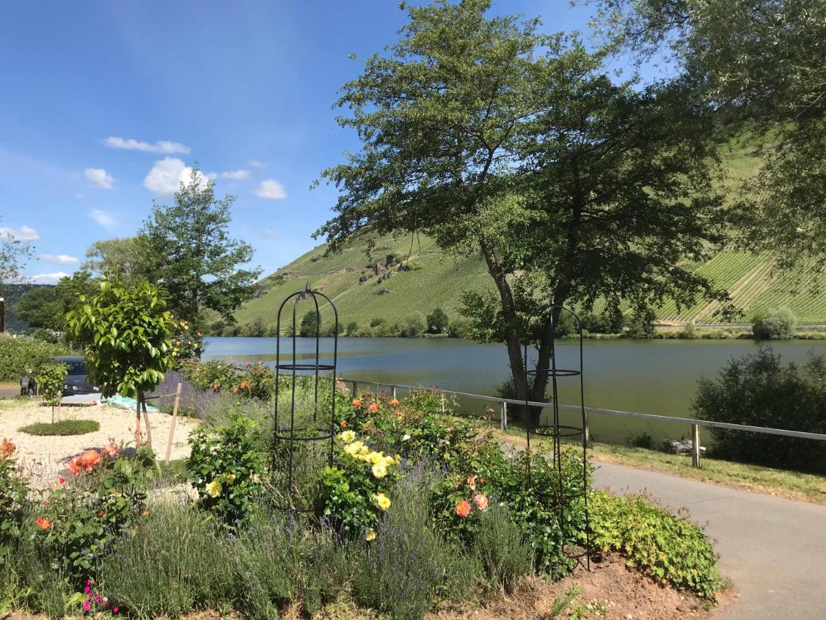 Appartamento Ferienhaus Moselglueck - Kostenlose Oepnv-Nutzung Inbegriffen Bernkastel-Kues Esterno foto